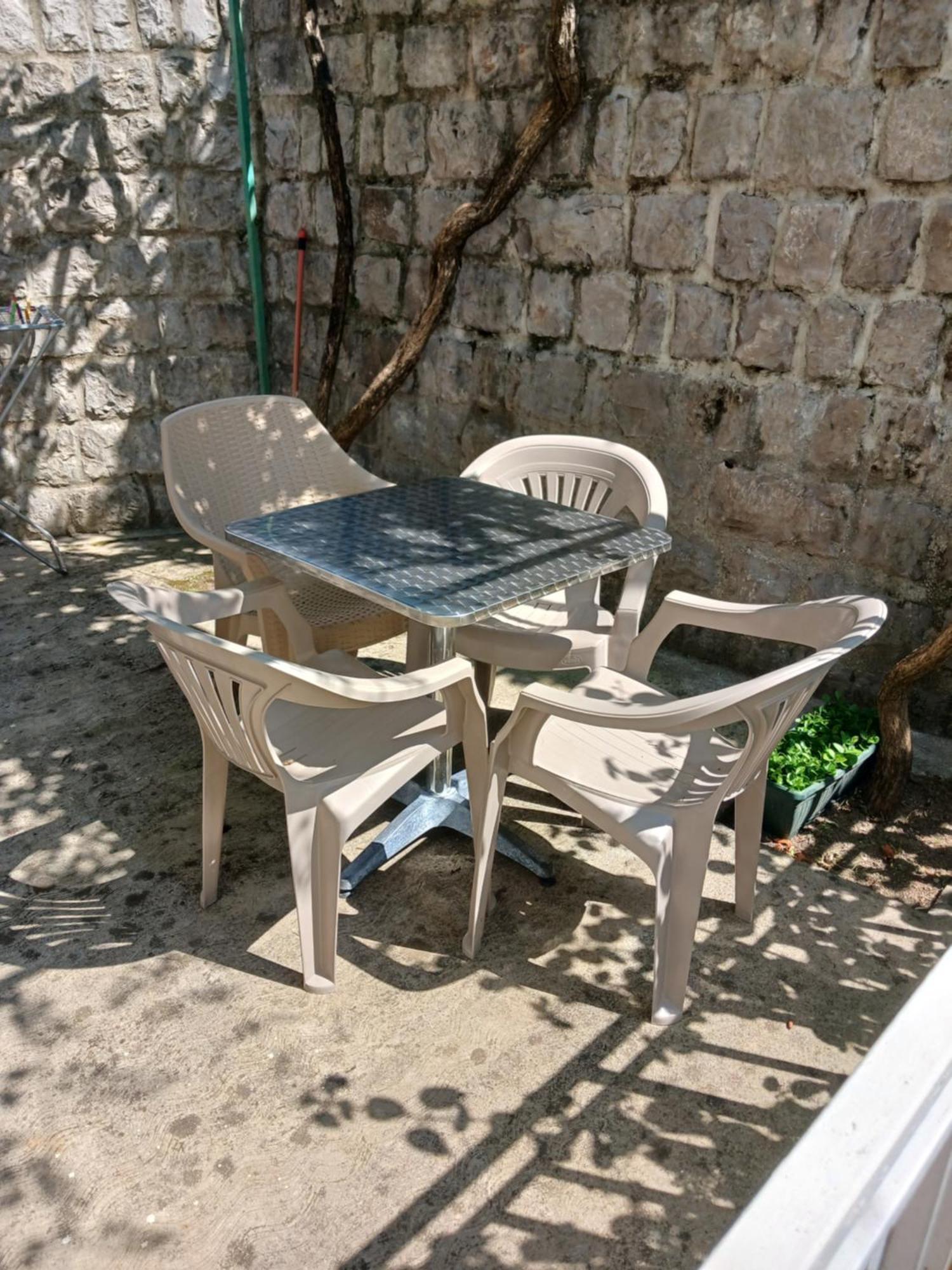 Apartments Tiha Noc Котор Екстер'єр фото
