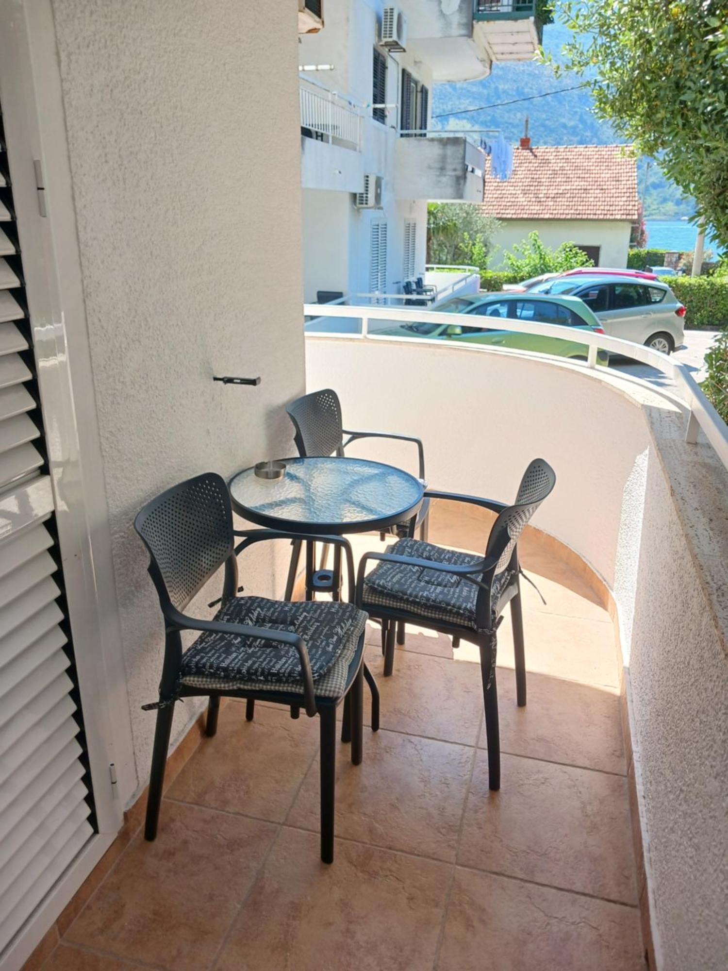Apartments Tiha Noc Котор Екстер'єр фото