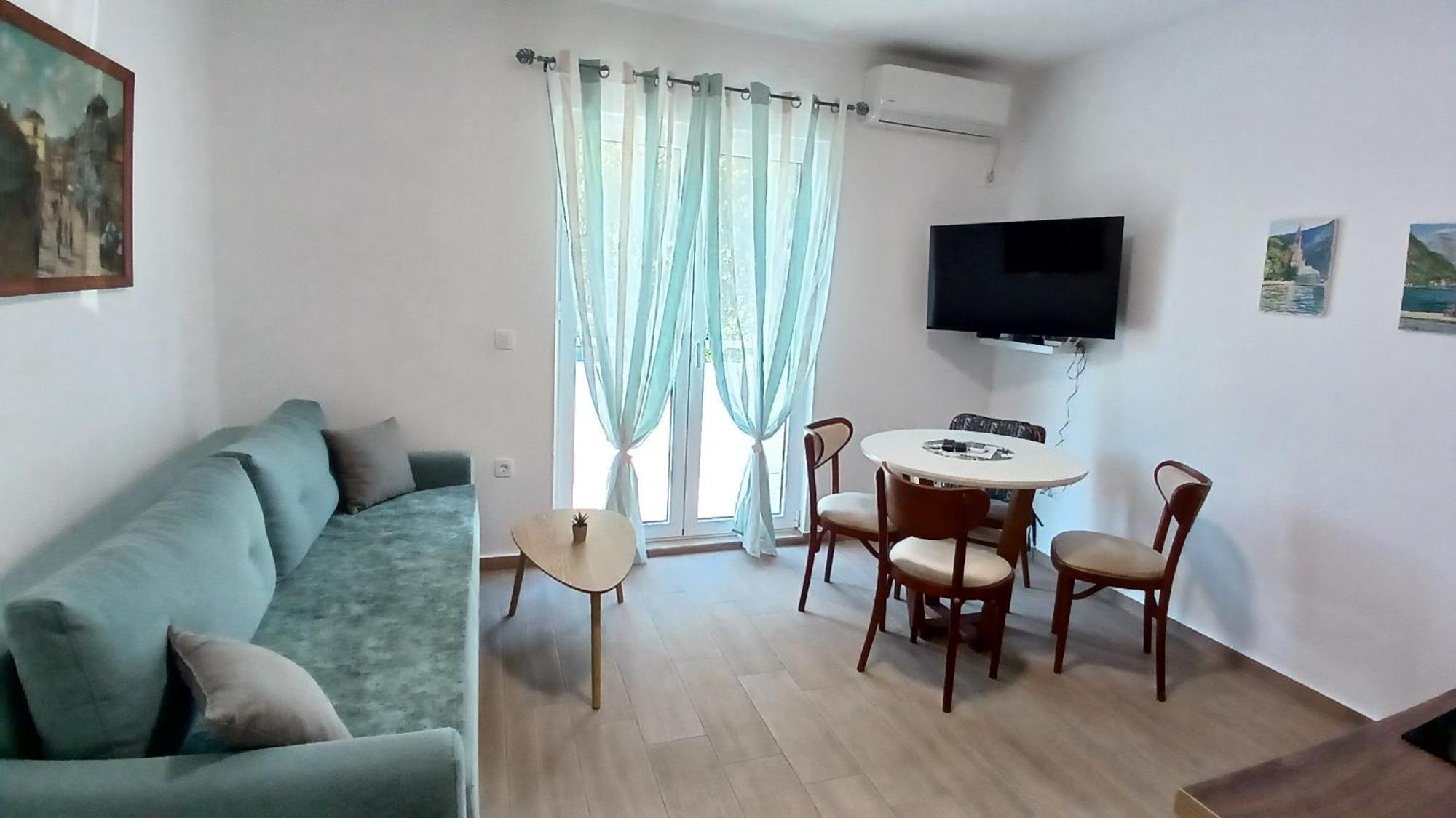 Apartments Tiha Noc Котор Екстер'єр фото